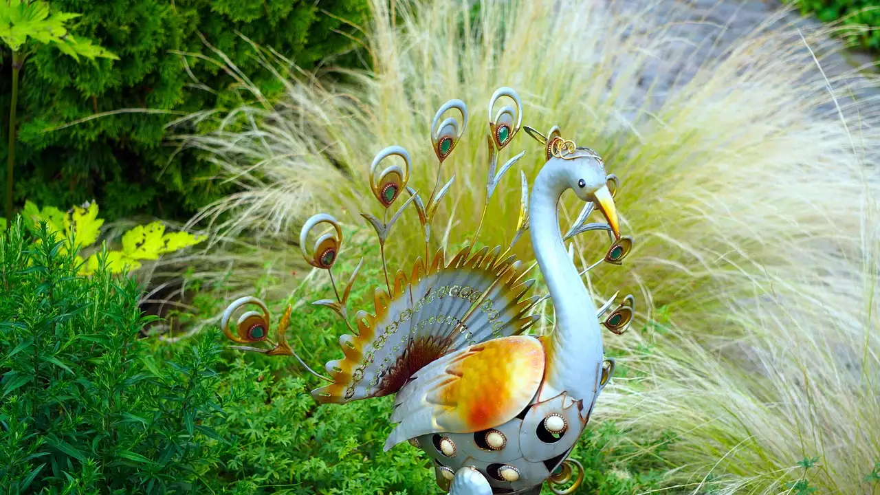 Tuindecoratie vogel: Mooie beelden en accessoires